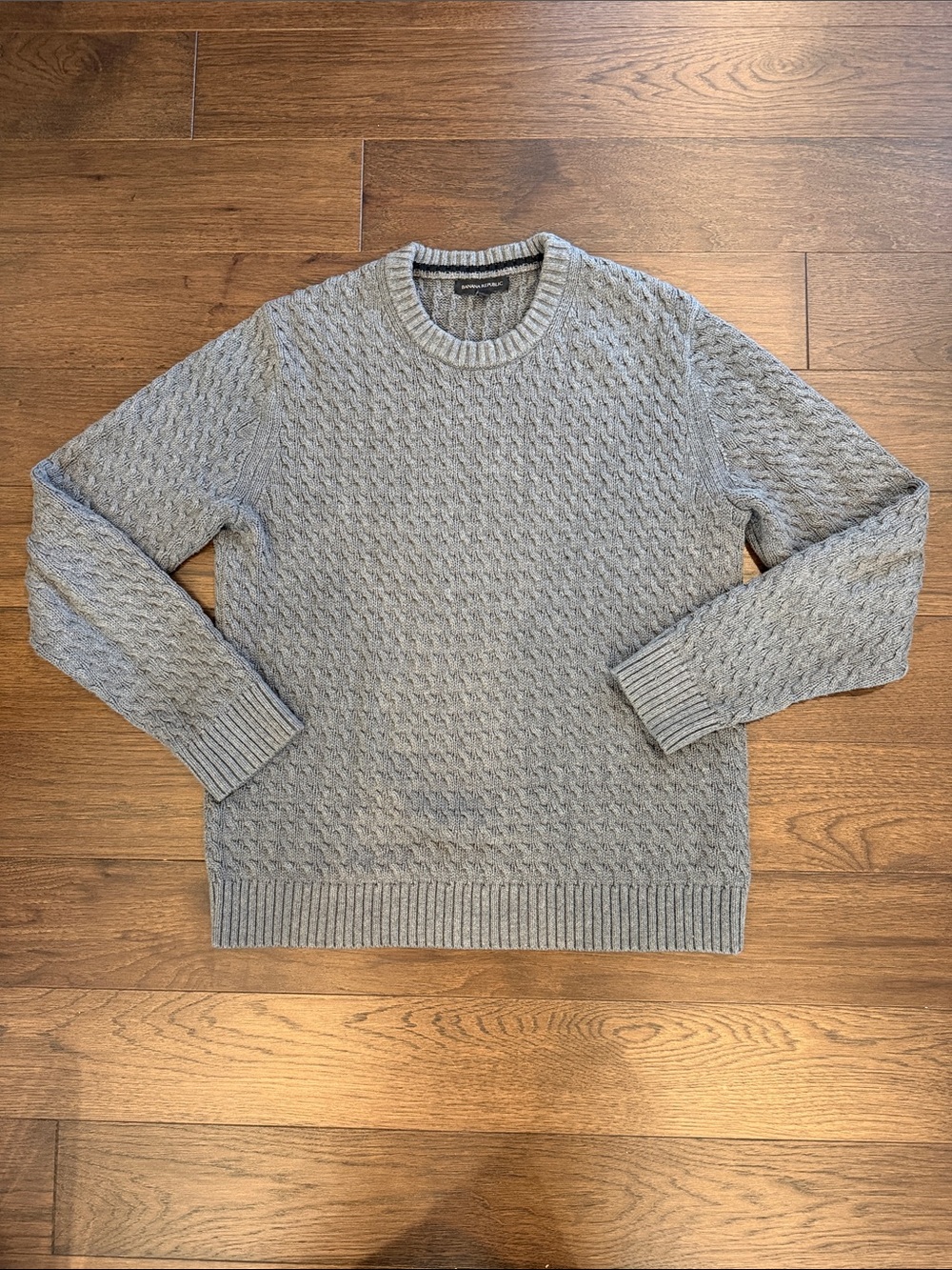 Banana Republic Men’s Gray Textured Knit Crewneck Sweater Large - C47-047